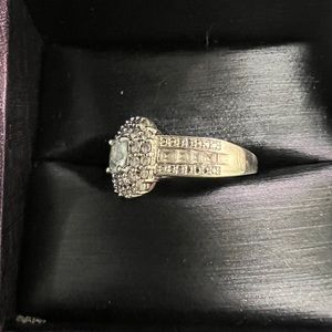 Beautiful diamond ring with aquamarine stone size 6 worn a few times